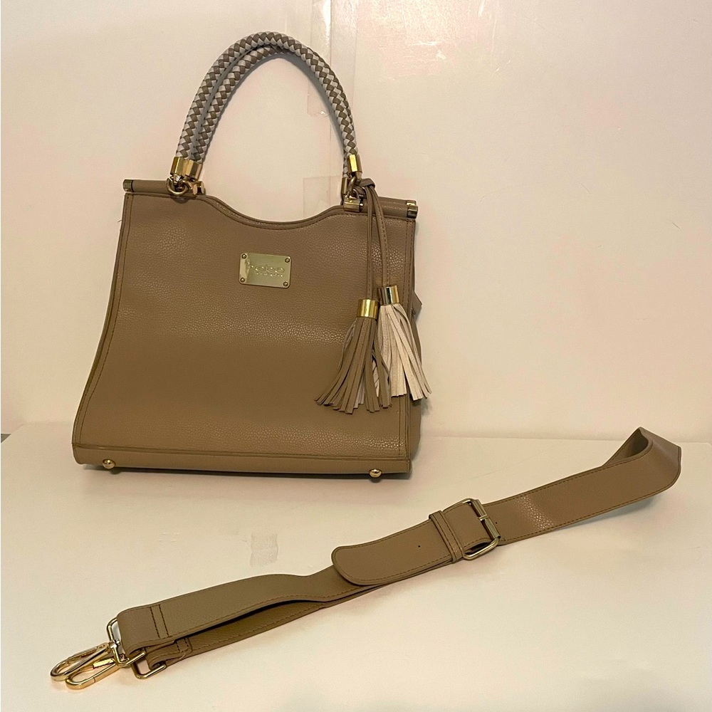 bebe los angeles Women’s Beige Pebbled Faux Leather Purse!